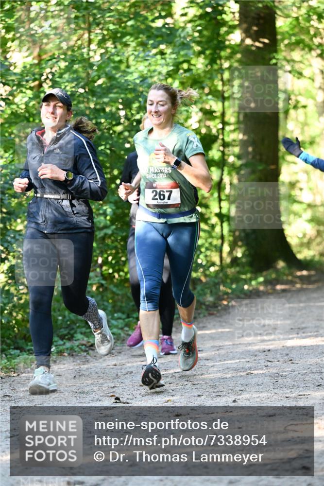 06.10.2024 - Bramfelder Halbmarathon 2024 Dr. Thomas Lammeyer http://msf.ph/oto/7338954 06.10.2024 10:29:32 Laufen 2012, 267 meine-sportfotos.de