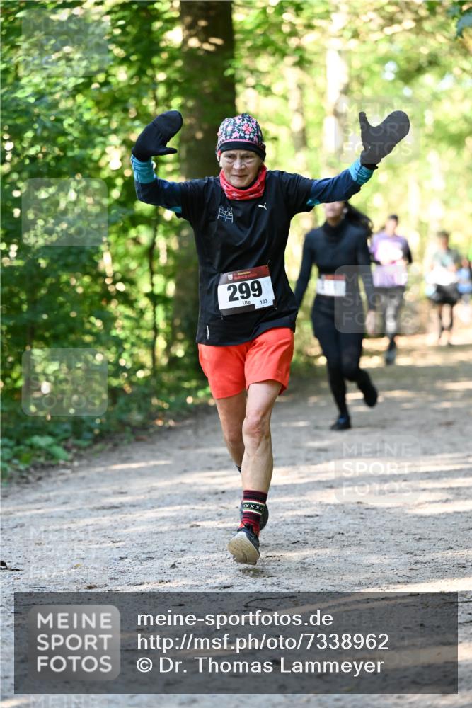 06.10.2024 - Bramfelder Halbmarathon 2024 Dr. Thomas Lammeyer http://msf.ph/oto/7338962 06.10.2024 10:29:33 Laufen 299, 133 meine-sportfotos.de
