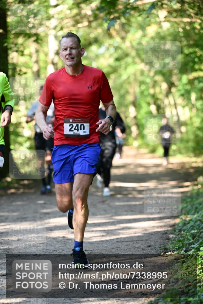 06.10.2024 - Bramfelder Halbmarathon 2024 Dr. Thomas Lammeyer http://msf.ph/oto/7338995 06.10.2024 10:29:42 Laufen 240, 106 meine-sportfotos.de