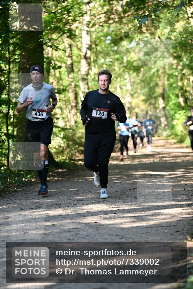 06.10.2024 - Bramfelder Halbmarathon 2024 Dr. Thomas Lammeyer http://msf.ph/oto/7339002 06.10.2024 10:29:43 Laufen 436, 120, 119, 5 meine-sportfotos.de