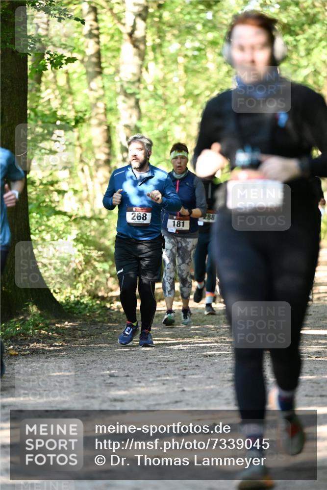 06.10.2024 - Bramfelder Halbmarathon 2024 Dr. Thomas Lammeyer http://msf.ph/oto/7339045 06.10.2024 10:29:54 Laufen 268, 288, 181 meine-sportfotos.de