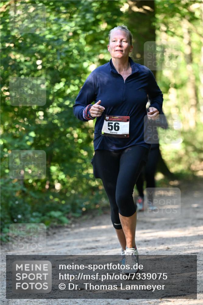 06.10.2024 - Bramfelder Halbmarathon 2024 Dr. Thomas Lammeyer http://msf.ph/oto/7339075 06.10.2024 10:30:01 Laufen 33, 56 meine-sportfotos.de