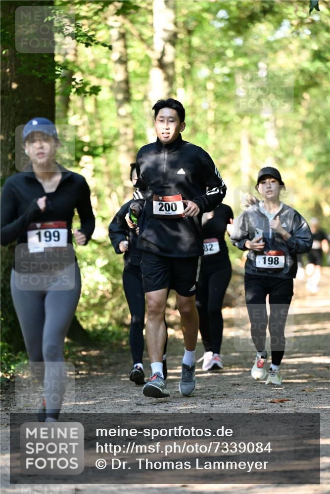 06.10.2024 - Bramfelder Halbmarathon 2024 Dr. Thomas Lammeyer http://msf.ph/oto/7339084 06.10.2024 10:30:10 Laufen 10, 199, 200, 82, 198 meine-sportfotos.de