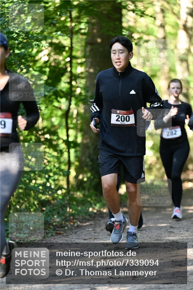 06.10.2024 - Bramfelder Halbmarathon 2024 Dr. Thomas Lammeyer http://msf.ph/oto/7339094 06.10.2024 10:30:11 Laufen 9, 200, 282 meine-sportfotos.de