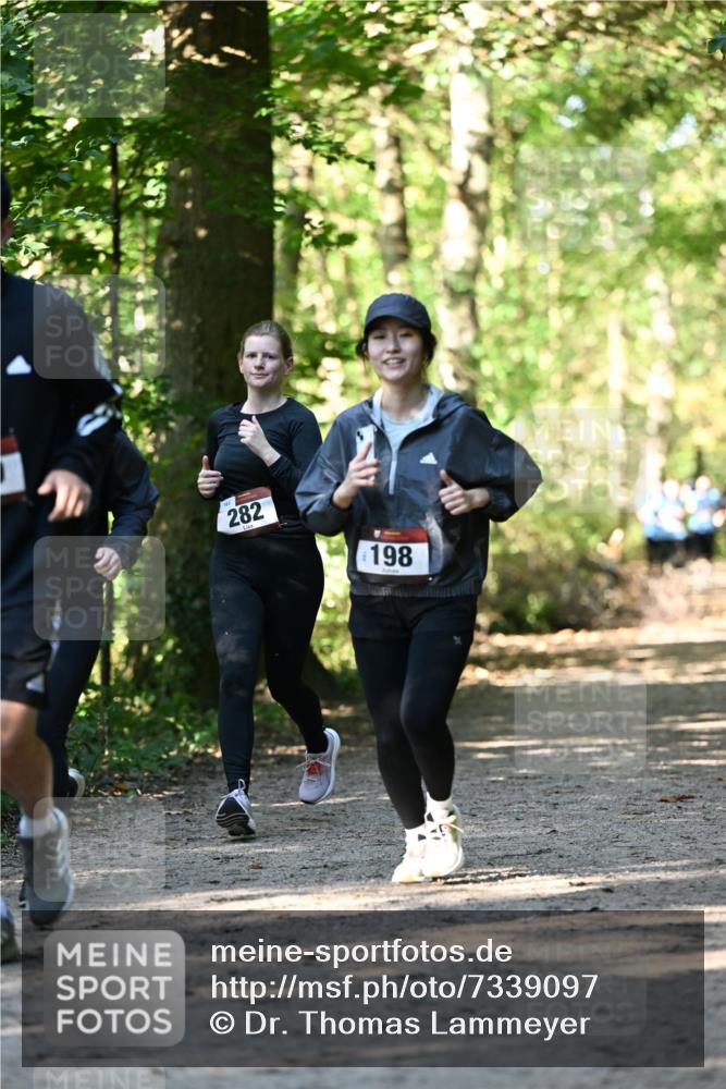 06.10.2024 - Bramfelder Halbmarathon 2024 Dr. Thomas Lammeyer http://msf.ph/oto/7339097 06.10.2024 10:30:12 Laufen 282, 198 meine-sportfotos.de