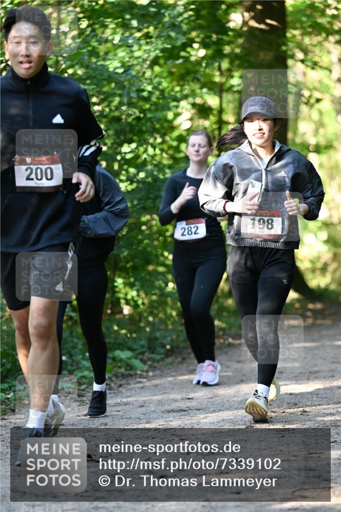06.10.2024 - Bramfelder Halbmarathon 2024 Dr. Thomas Lammeyer http://msf.ph/oto/7339102 06.10.2024 10:30:13 Laufen 200, 282, 198 meine-sportfotos.de