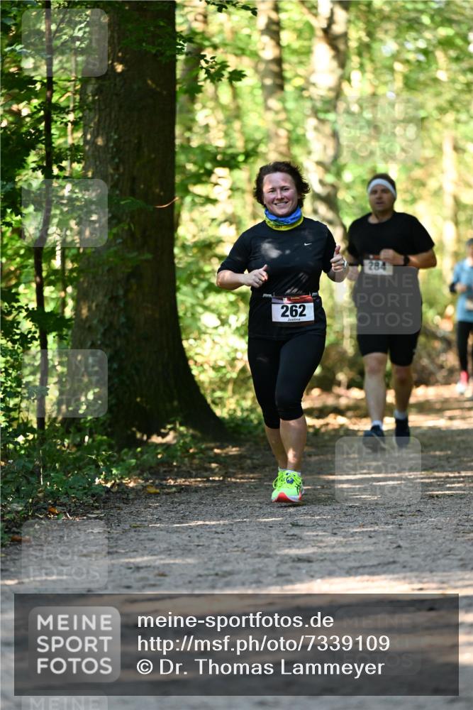 06.10.2024 - Bramfelder Halbmarathon 2024 Dr. Thomas Lammeyer http://msf.ph/oto/7339109 06.10.2024 10:30:25 Laufen 262, 284 meine-sportfotos.de