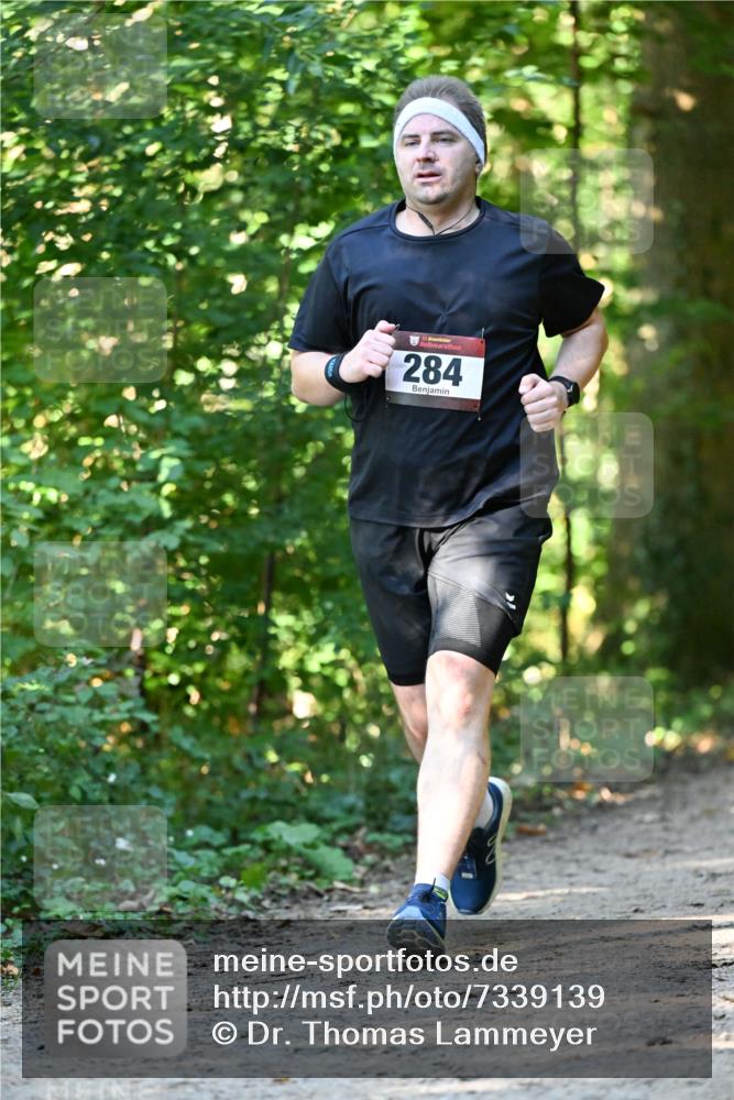 06.10.2024 - Bramfelder Halbmarathon 2024 Dr. Thomas Lammeyer http://msf.ph/oto/7339139 06.10.2024 10:30:30 Laufen 31, 284 meine-sportfotos.de