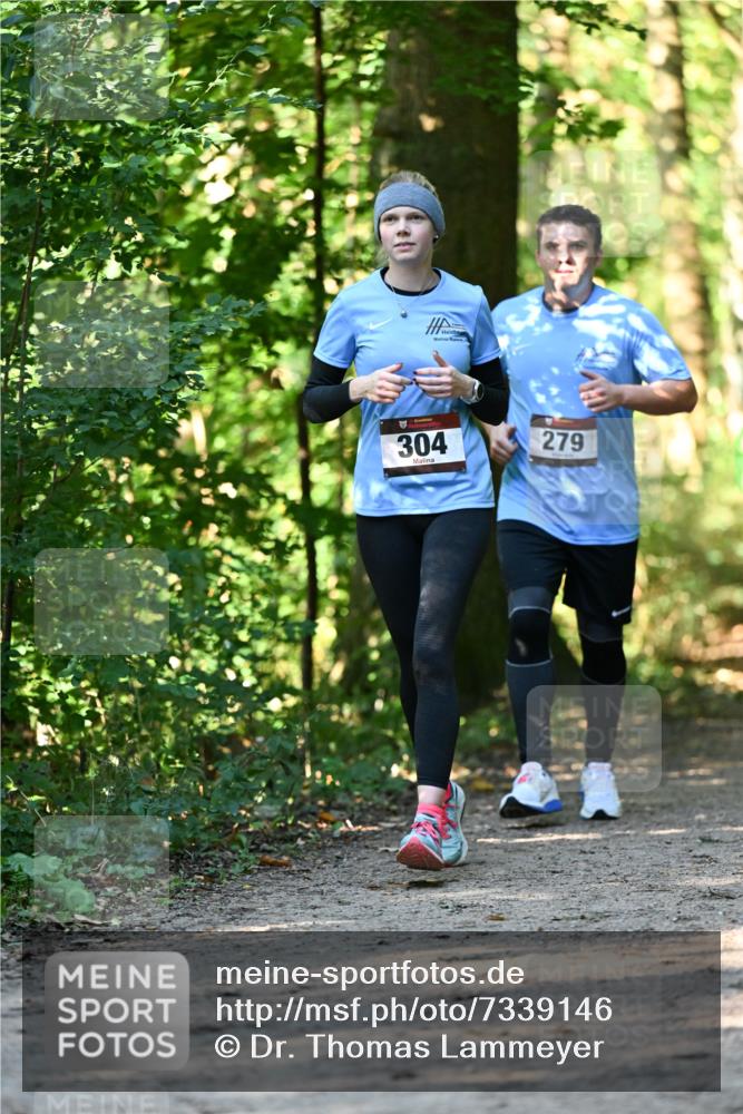 06.10.2024 - Bramfelder Halbmarathon 2024 Dr. Thomas Lammeyer http://msf.ph/oto/7339146 06.10.2024 10:30:35 Laufen 304, 279 meine-sportfotos.de
