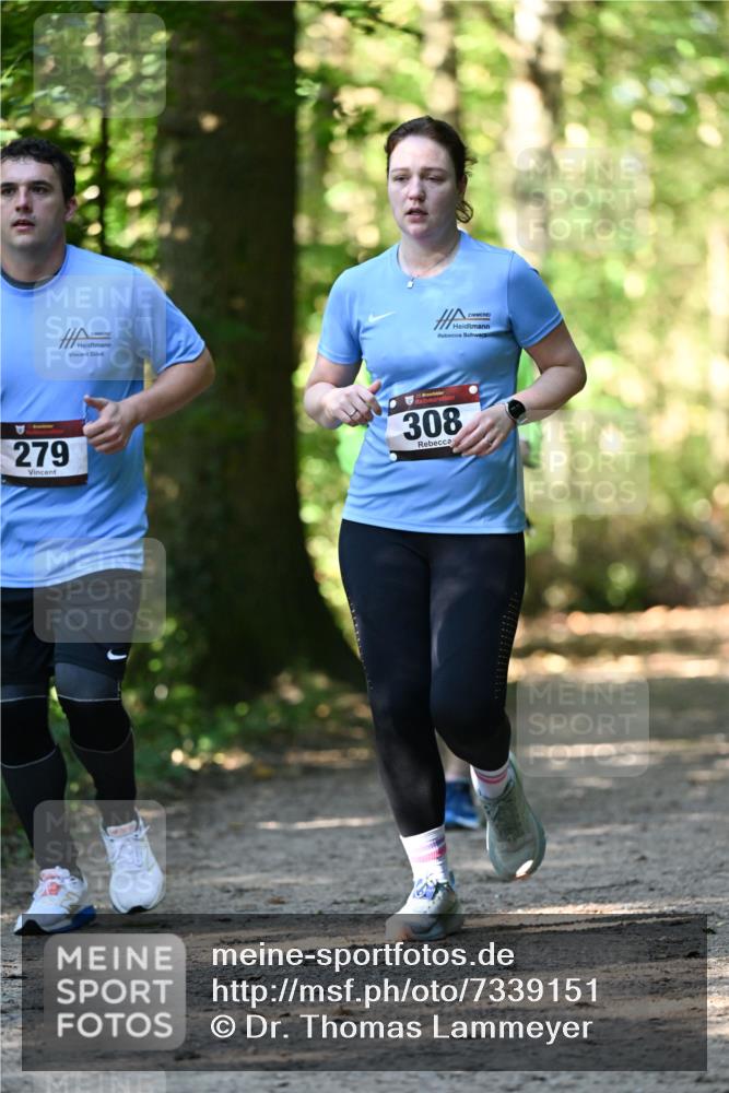 06.10.2024 - Bramfelder Halbmarathon 2024 Dr. Thomas Lammeyer http://msf.ph/oto/7339151 06.10.2024 10:30:36 Laufen 279, 33, 308 meine-sportfotos.de