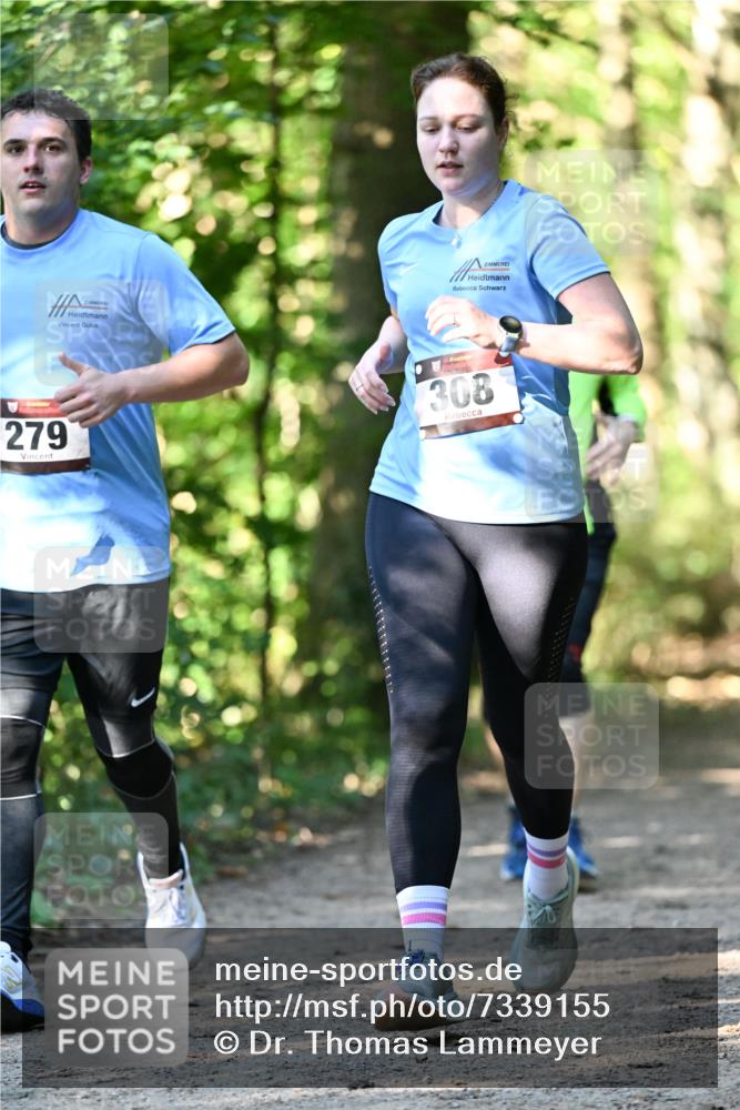 06.10.2024 - Bramfelder Halbmarathon 2024 Dr. Thomas Lammeyer http://msf.ph/oto/7339155 06.10.2024 10:30:37 Laufen 279, 308 meine-sportfotos.de