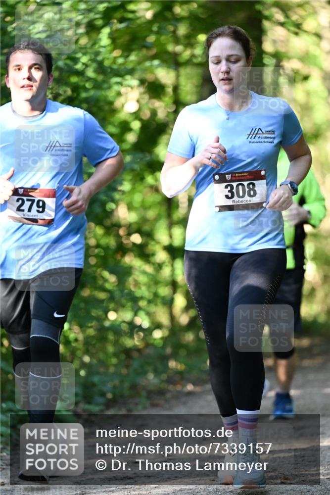 06.10.2024 - Bramfelder Halbmarathon 2024 Dr. Thomas Lammeyer http://msf.ph/oto/7339157 06.10.2024 10:30:37 Laufen 279, 33, 308 meine-sportfotos.de