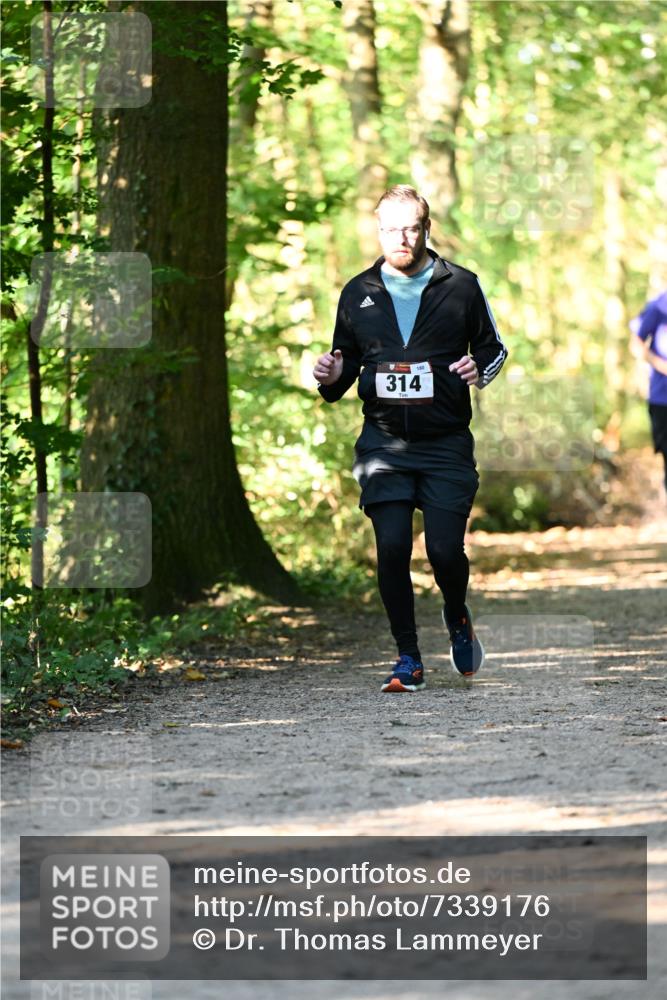 06.10.2024 - Bramfelder Halbmarathon 2024 Dr. Thomas Lammeyer http://msf.ph/oto/7339176 06.10.2024 10:30:49 Laufen 314 meine-sportfotos.de
