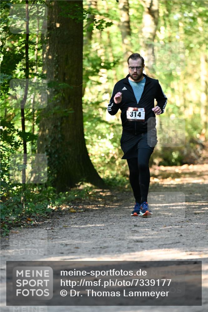 06.10.2024 - Bramfelder Halbmarathon 2024 Dr. Thomas Lammeyer http://msf.ph/oto/7339177 06.10.2024 10:30:49 Laufen 125, 314 meine-sportfotos.de