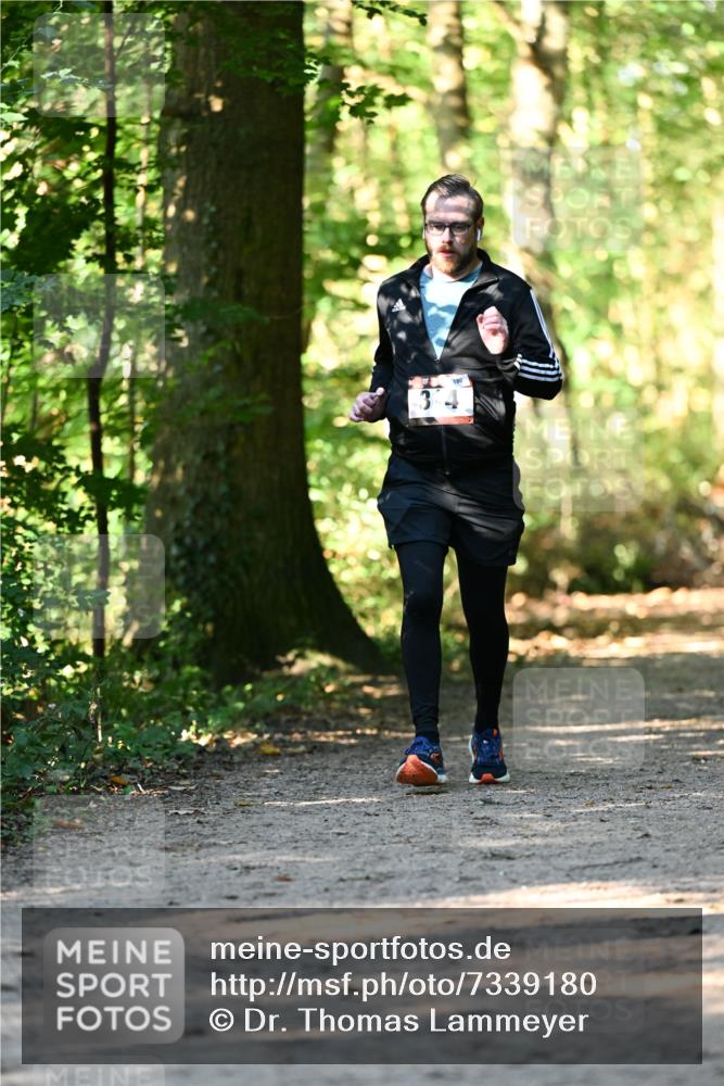 06.10.2024 - Bramfelder Halbmarathon 2024 Dr. Thomas Lammeyer http://msf.ph/oto/7339180 06.10.2024 10:30:49 Laufen  meine-sportfotos.de