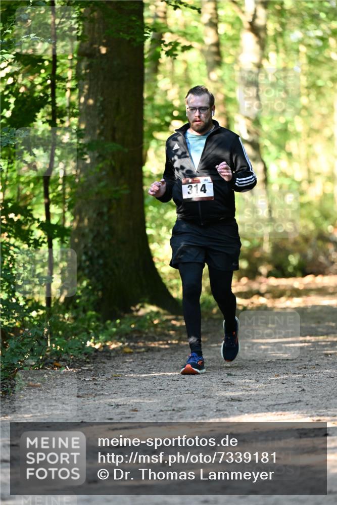06.10.2024 - Bramfelder Halbmarathon 2024 Dr. Thomas Lammeyer http://msf.ph/oto/7339181 06.10.2024 10:30:49 Laufen 180, 314 meine-sportfotos.de