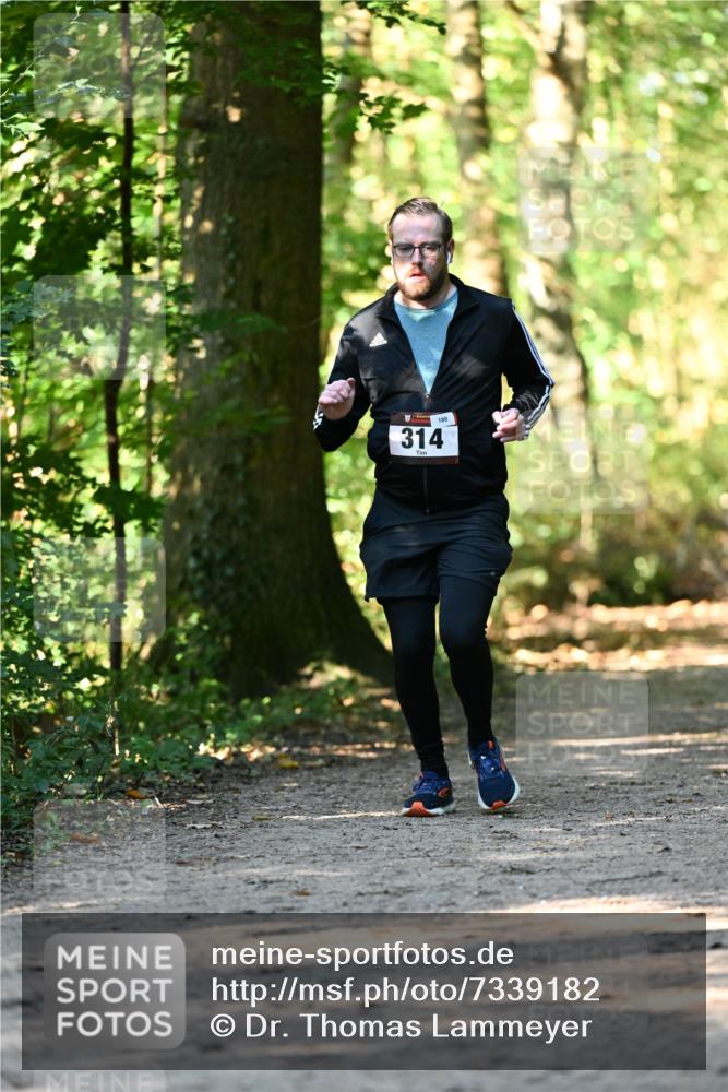 06.10.2024 - Bramfelder Halbmarathon 2024 Dr. Thomas Lammeyer http://msf.ph/oto/7339182 06.10.2024 10:30:49 Laufen 180, 314 meine-sportfotos.de