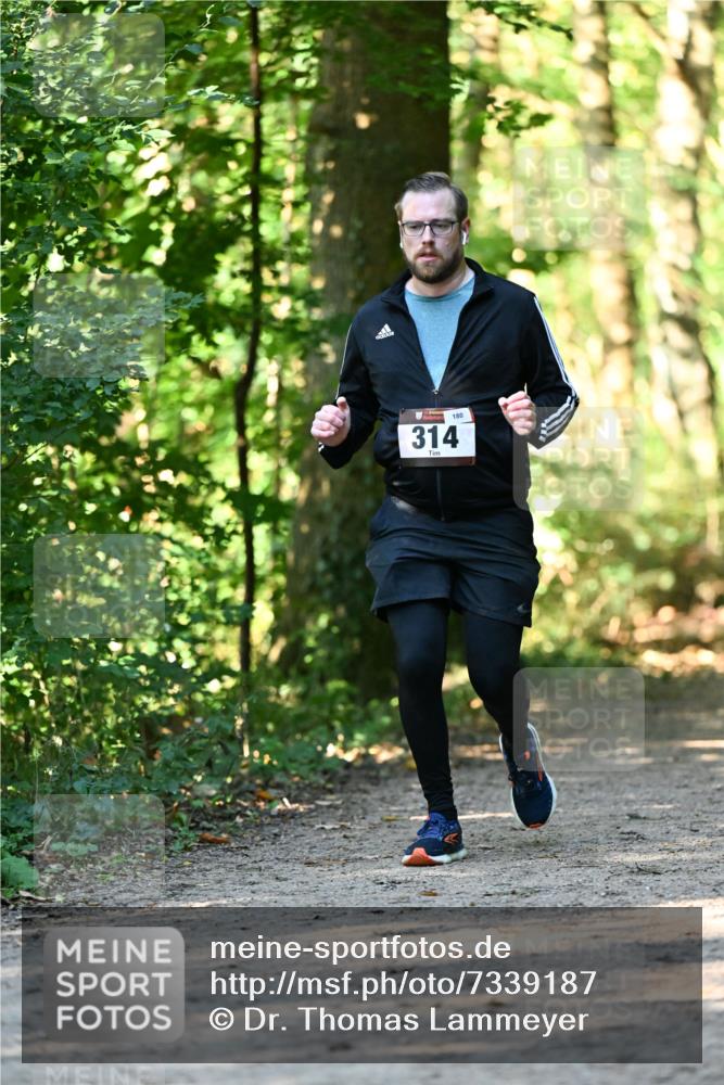 06.10.2024 - Bramfelder Halbmarathon 2024 Dr. Thomas Lammeyer http://msf.ph/oto/7339187 06.10.2024 10:30:50 Laufen 314, 180 meine-sportfotos.de