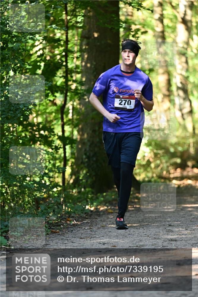 06.10.2024 - Bramfelder Halbmarathon 2024 Dr. Thomas Lammeyer http://msf.ph/oto/7339195 06.10.2024 10:30:55 Laufen 270, 153 meine-sportfotos.de