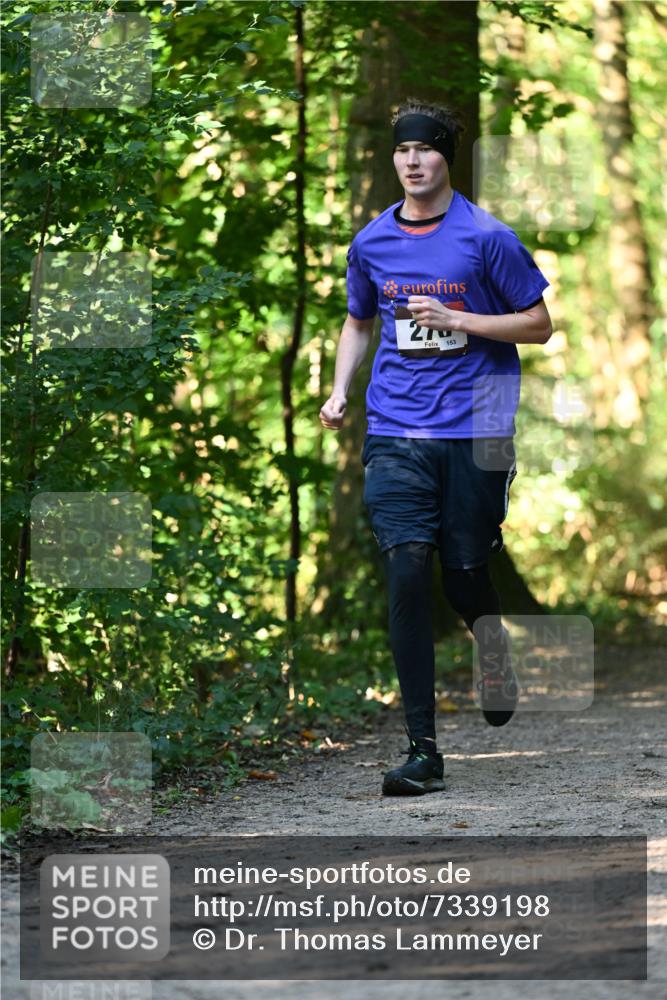 06.10.2024 - Bramfelder Halbmarathon 2024 Dr. Thomas Lammeyer http://msf.ph/oto/7339198 06.10.2024 10:30:56 Laufen 27, 153 meine-sportfotos.de