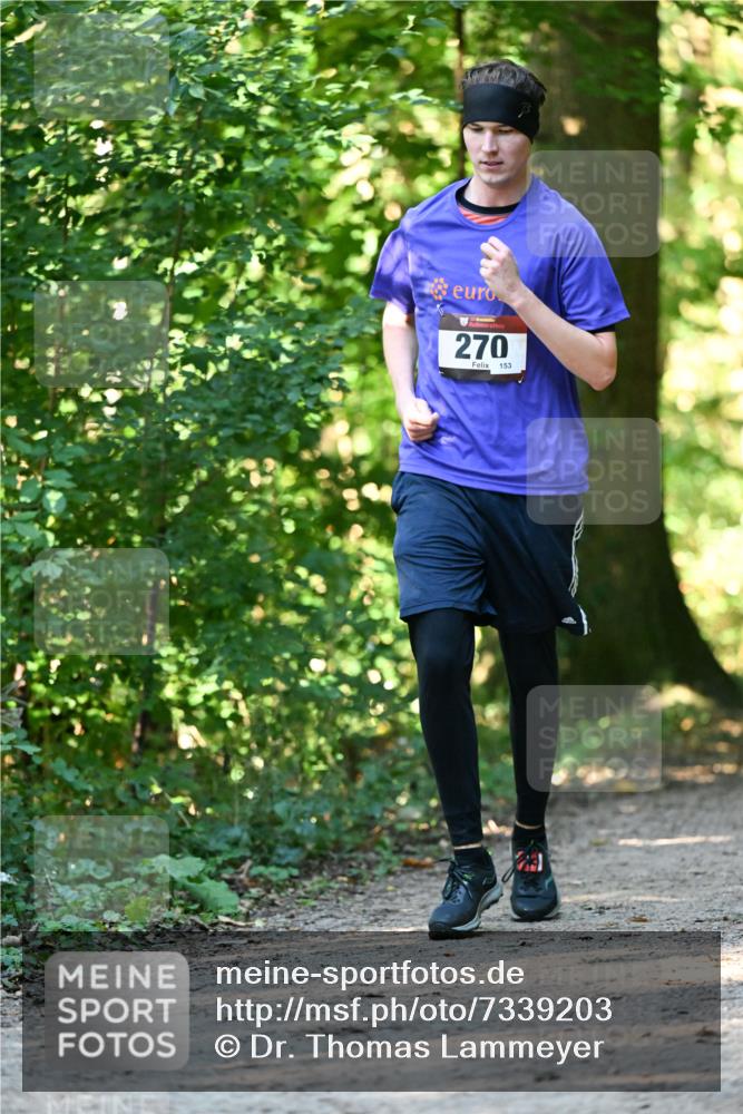 06.10.2024 - Bramfelder Halbmarathon 2024 Dr. Thomas Lammeyer http://msf.ph/oto/7339203 06.10.2024 10:30:56 Laufen 270, 153 meine-sportfotos.de