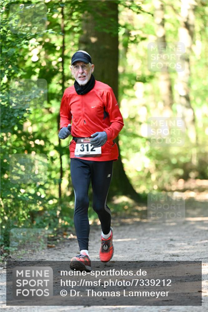 06.10.2024 - Bramfelder Halbmarathon 2024 Dr. Thomas Lammeyer http://msf.ph/oto/7339212 06.10.2024 10:31:07 Laufen 13, 312 meine-sportfotos.de