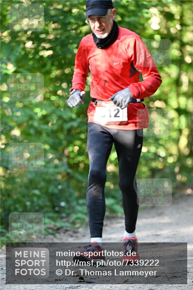 06.10.2024 - Bramfelder Halbmarathon 2024 Dr. Thomas Lammeyer http://msf.ph/oto/7339222 06.10.2024 10:31:08 Laufen 012 meine-sportfotos.de
