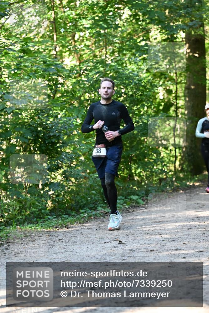 06.10.2024 - Bramfelder Halbmarathon 2024 Dr. Thomas Lammeyer http://msf.ph/oto/7339250 06.10.2024 10:31:28 Laufen 38 meine-sportfotos.de