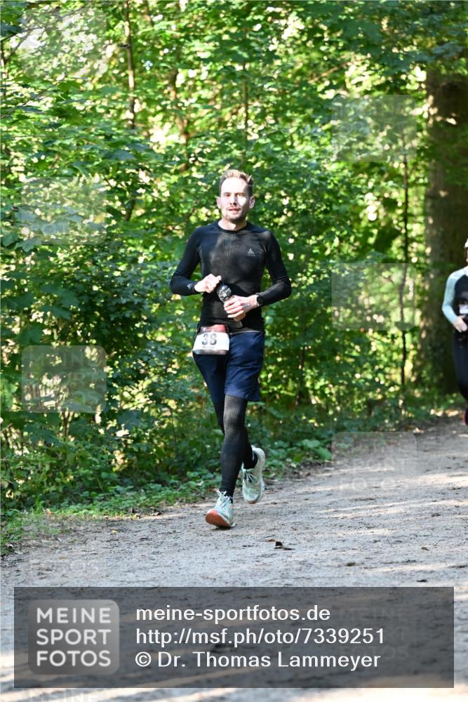 06.10.2024 - Bramfelder Halbmarathon 2024 Dr. Thomas Lammeyer http://msf.ph/oto/7339251 06.10.2024 10:31:28 Laufen  meine-sportfotos.de