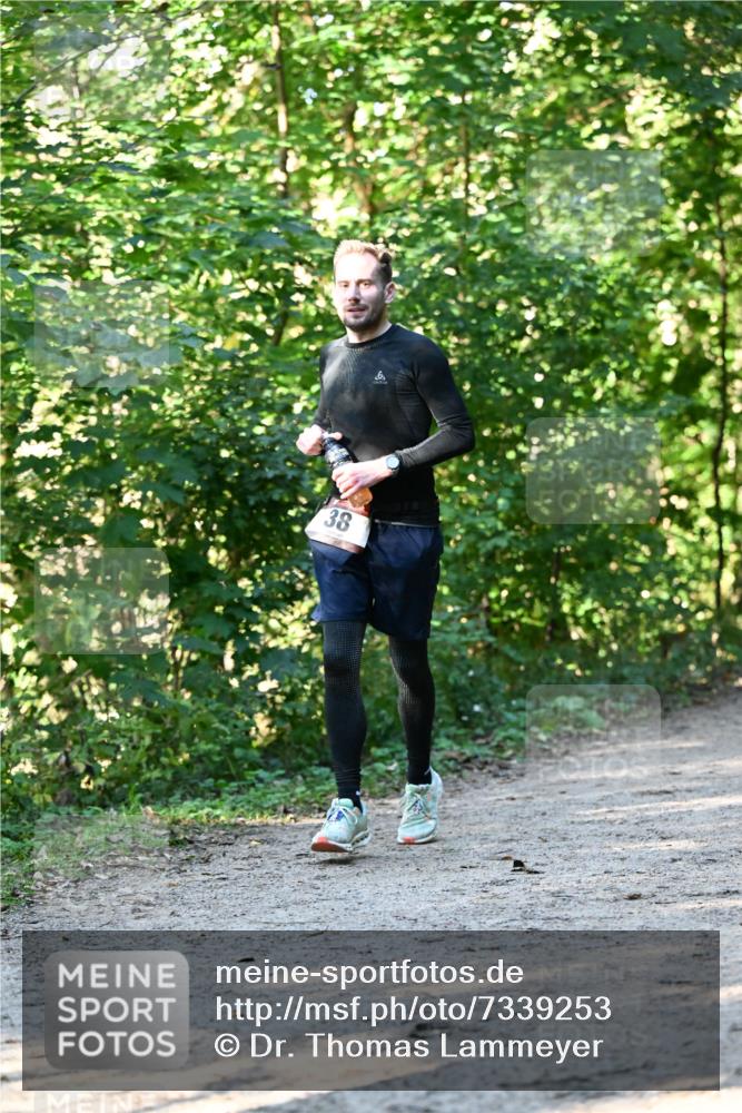 06.10.2024 - Bramfelder Halbmarathon 2024 Dr. Thomas Lammeyer http://msf.ph/oto/7339253 06.10.2024 10:31:29 Laufen 38, 6 meine-sportfotos.de