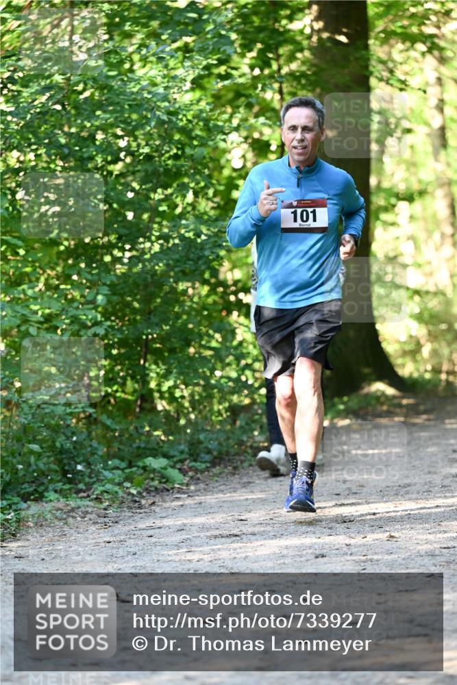 06.10.2024 - Bramfelder Halbmarathon 2024 Dr. Thomas Lammeyer http://msf.ph/oto/7339277 06.10.2024 10:31:34 Laufen 101 meine-sportfotos.de