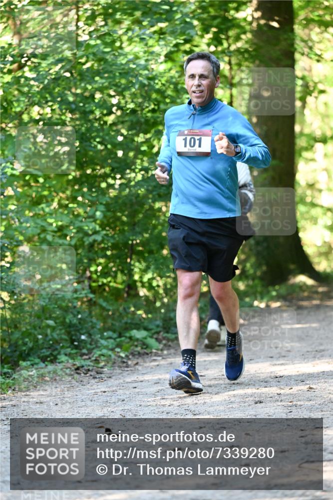06.10.2024 - Bramfelder Halbmarathon 2024 Dr. Thomas Lammeyer http://msf.ph/oto/7339280 06.10.2024 10:31:34 Laufen 101 meine-sportfotos.de