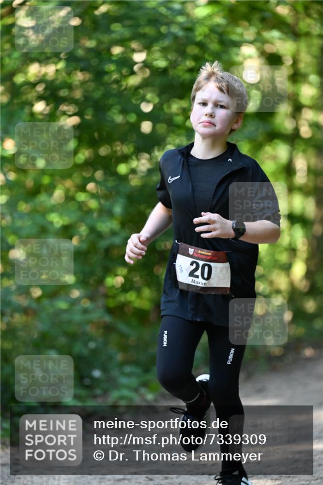 06.10.2024 - Bramfelder Halbmarathon 2024 Dr. Thomas Lammeyer http://msf.ph/oto/7339309 06.10.2024 10:31:51 Laufen 2, 20 meine-sportfotos.de