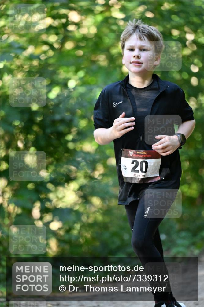 06.10.2024 - Bramfelder Halbmarathon 2024 Dr. Thomas Lammeyer http://msf.ph/oto/7339312 06.10.2024 10:31:51 Laufen 150, 3, 20 meine-sportfotos.de