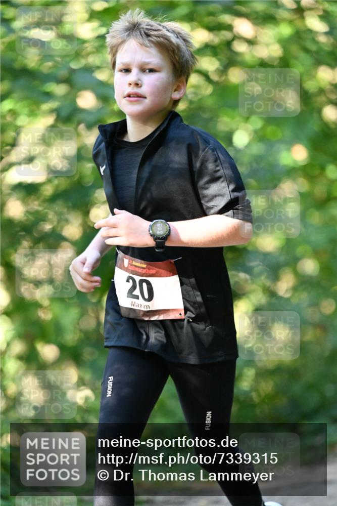 06.10.2024 - Bramfelder Halbmarathon 2024 Dr. Thomas Lammeyer http://msf.ph/oto/7339315 06.10.2024 10:31:52 Laufen 61, 02, 33, 20 meine-sportfotos.de