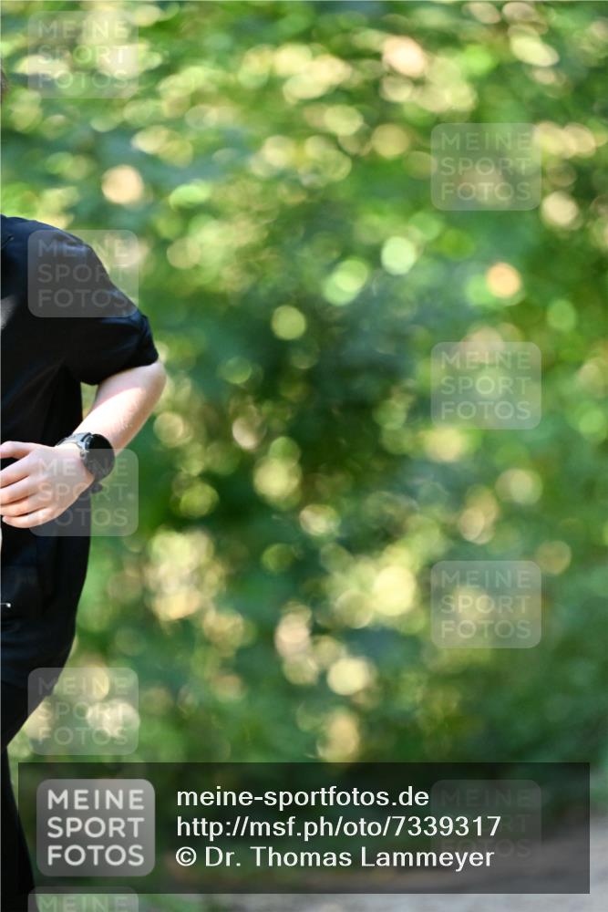 06.10.2024 - Bramfelder Halbmarathon 2024 Dr. Thomas Lammeyer http://msf.ph/oto/7339317 06.10.2024 10:31:52 Laufen  meine-sportfotos.de