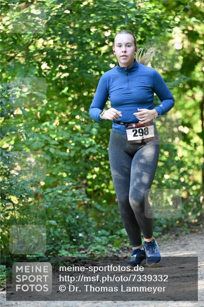 06.10.2024 - Bramfelder Halbmarathon 2024 Dr. Thomas Lammeyer http://msf.ph/oto/7339332 06.10.2024 10:32:18 Laufen 298 meine-sportfotos.de