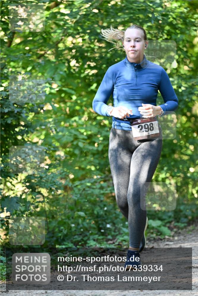 06.10.2024 - Bramfelder Halbmarathon 2024 Dr. Thomas Lammeyer http://msf.ph/oto/7339334 06.10.2024 10:32:19 Laufen 298 meine-sportfotos.de
