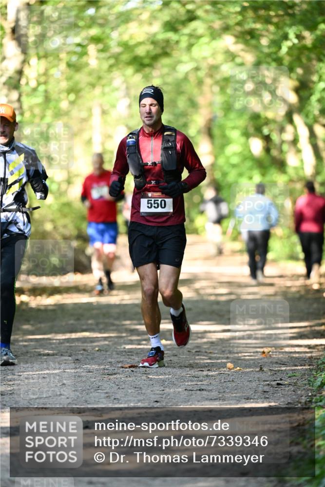 06.10.2024 - Bramfelder Halbmarathon 2024 Dr. Thomas Lammeyer http://msf.ph/oto/7339346 06.10.2024 10:32:29 Laufen 550 meine-sportfotos.de
