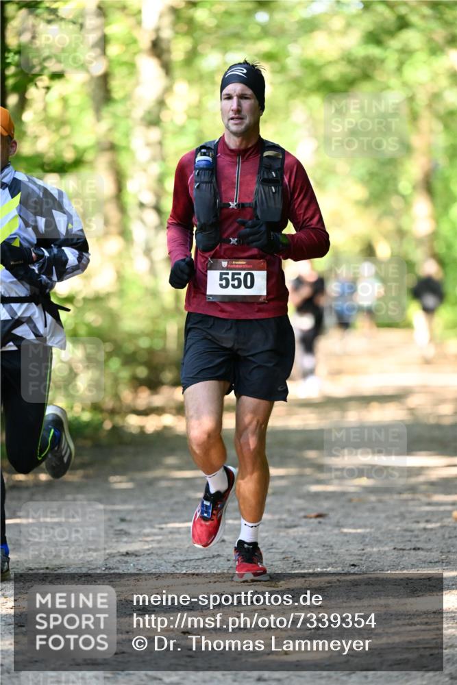 06.10.2024 - Bramfelder Halbmarathon 2024 Dr. Thomas Lammeyer http://msf.ph/oto/7339354 06.10.2024 10:32:30 Laufen 550 meine-sportfotos.de