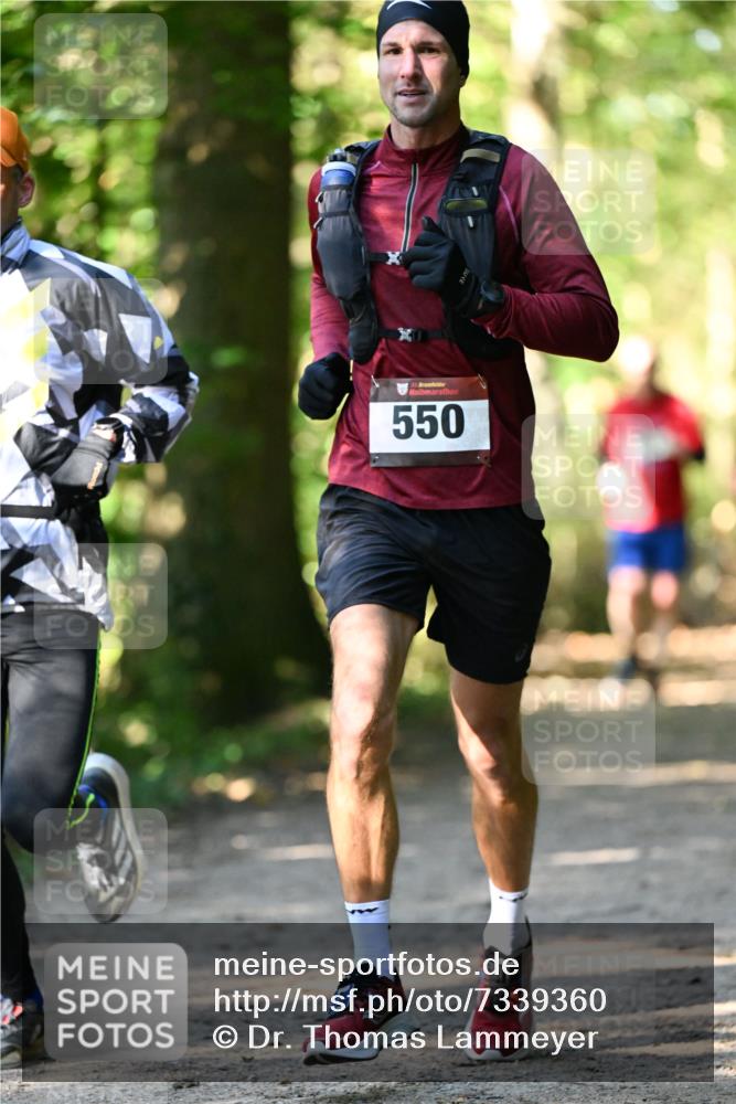 06.10.2024 - Bramfelder Halbmarathon 2024 Dr. Thomas Lammeyer http://msf.ph/oto/7339360 06.10.2024 10:32:31 Laufen 33, 550 meine-sportfotos.de
