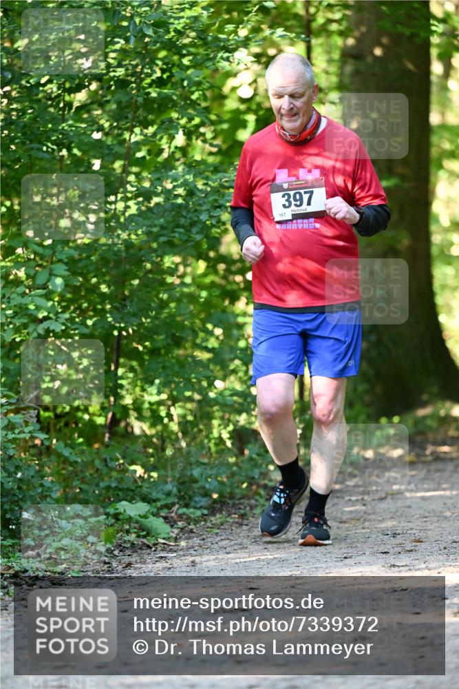 06.10.2024 - Bramfelder Halbmarathon 2024 Dr. Thomas Lammeyer http://msf.ph/oto/7339372 06.10.2024 10:32:38 Laufen 397, 167 meine-sportfotos.de