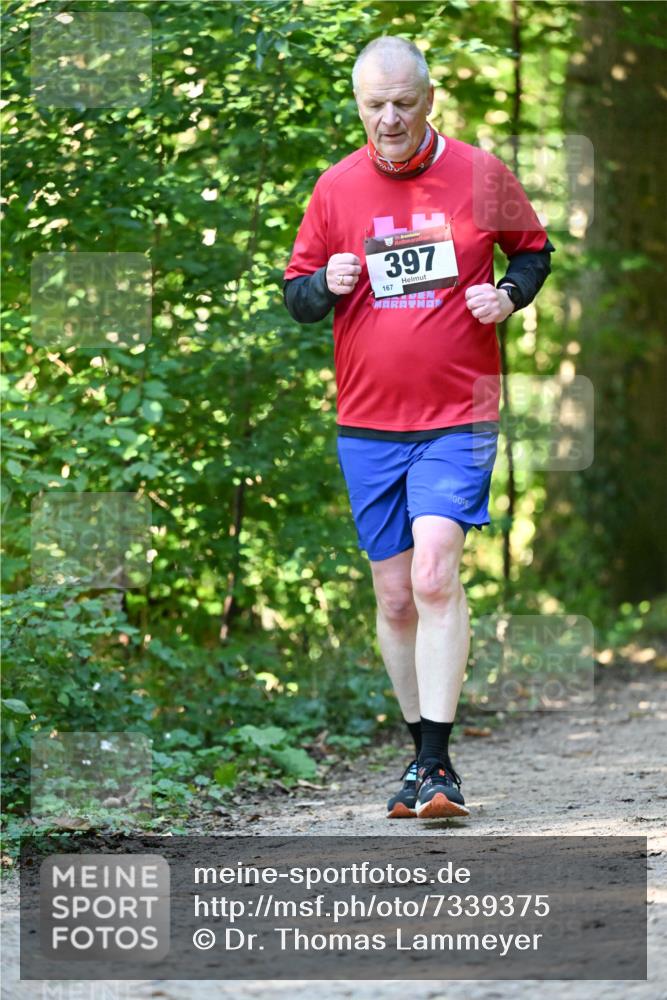 06.10.2024 - Bramfelder Halbmarathon 2024 Dr. Thomas Lammeyer http://msf.ph/oto/7339375 06.10.2024 10:32:39 Laufen 397, 167 meine-sportfotos.de