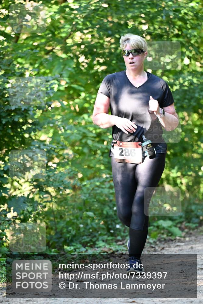 06.10.2024 - Bramfelder Halbmarathon 2024 Dr. Thomas Lammeyer http://msf.ph/oto/7339397 06.10.2024 10:32:44 Laufen 286 meine-sportfotos.de