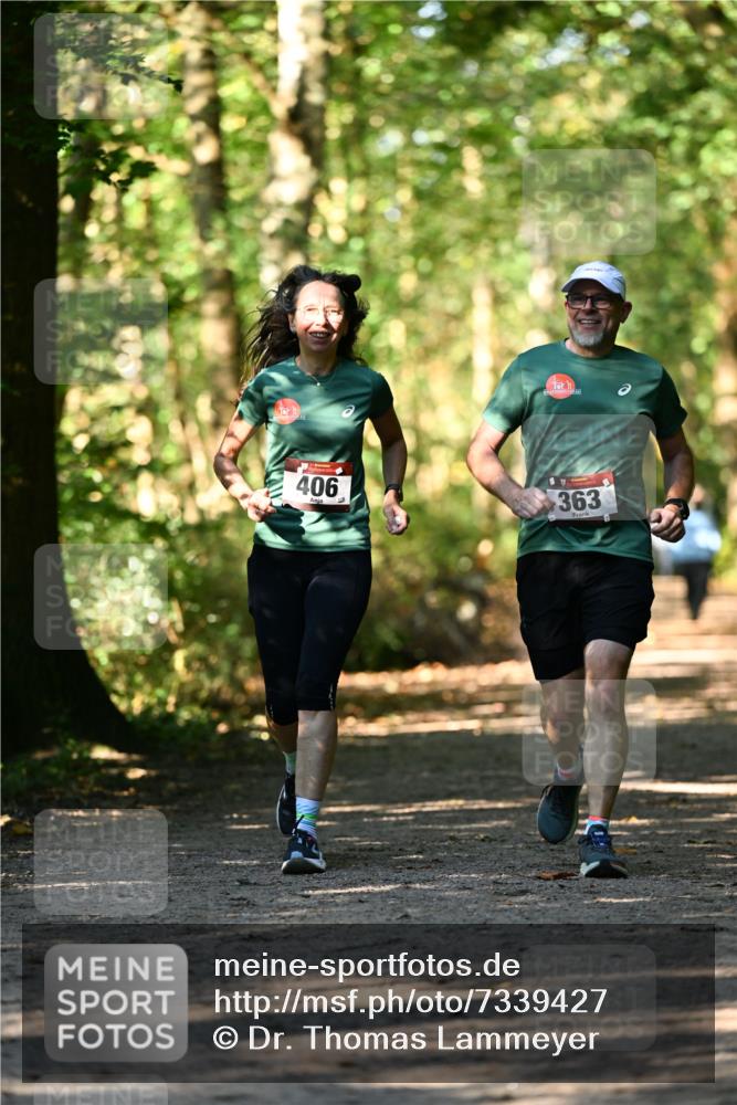 06.10.2024 - Bramfelder Halbmarathon 2024 Dr. Thomas Lammeyer http://msf.ph/oto/7339427 06.10.2024 10:32:57 Laufen 406, 363 meine-sportfotos.de