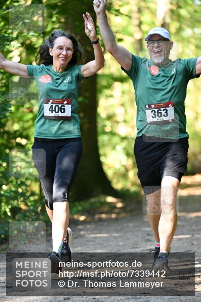06.10.2024 - Bramfelder Halbmarathon 2024 Dr. Thomas Lammeyer http://msf.ph/oto/7339442 06.10.2024 10:32:59 Laufen 33, 406, 33, 363 meine-sportfotos.de