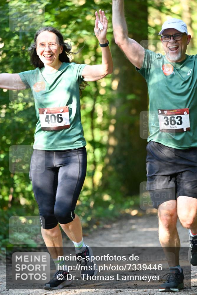 06.10.2024 - Bramfelder Halbmarathon 2024 Dr. Thomas Lammeyer http://msf.ph/oto/7339446 06.10.2024 10:33:00 Laufen 406, 33, 363 meine-sportfotos.de