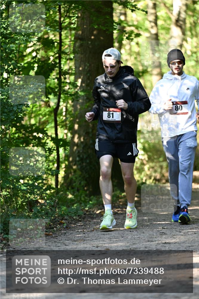 06.10.2024 - Bramfelder Halbmarathon 2024 Dr. Thomas Lammeyer http://msf.ph/oto/7339488 06.10.2024 10:33:44 Laufen 81, 80 meine-sportfotos.de