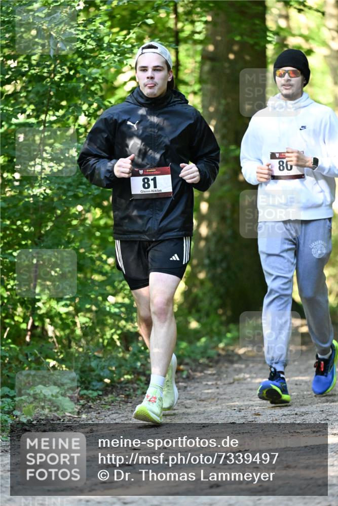 06.10.2024 - Bramfelder Halbmarathon 2024 Dr. Thomas Lammeyer http://msf.ph/oto/7339497 06.10.2024 10:33:45 Laufen 81, 8 meine-sportfotos.de