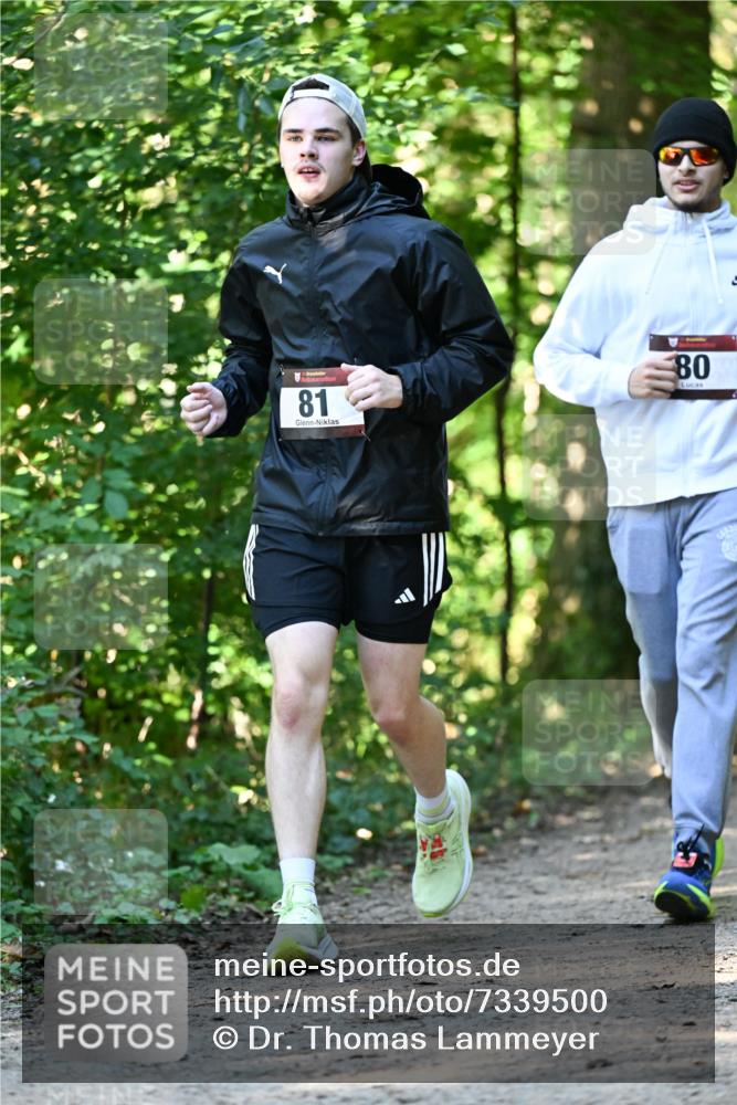 06.10.2024 - Bramfelder Halbmarathon 2024 Dr. Thomas Lammeyer http://msf.ph/oto/7339500 06.10.2024 10:33:45 Laufen 11, 81, 80 meine-sportfotos.de